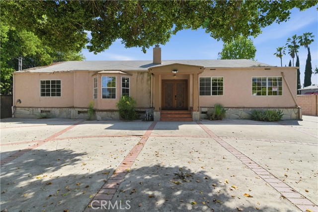 Detail Gallery Image 2 of 45 For 15000 Hamlin St, Van Nuys,  CA 91411 - 5 Beds | 3 Baths