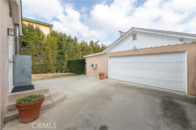 Detail Gallery Image 18 of 27 For 4182 Greenbush, Sherman Oaks,  CA 91423 - 3 Beds | 2 Baths