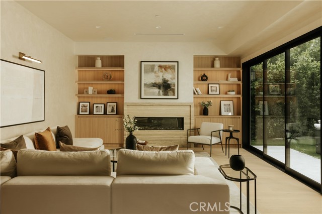 6 Bed Home for Sale in Sherman Oaks, California