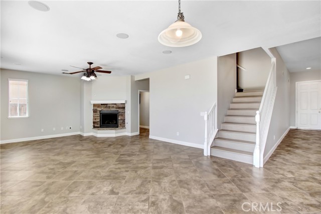 Detail Gallery Image 5 of 22 For 41026 Crimson Pillar Ln, Lake Elsinore,  CA 92532 - 4 Beds | 3 Baths