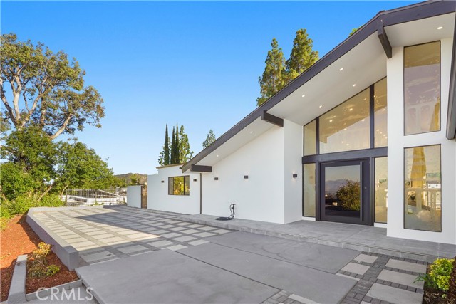 4230 Alonzo Avenue, Encino CA: https://media.crmls.org/medias/a3695ef3-919d-4a7c-a856-fd0a586f8043.jpg