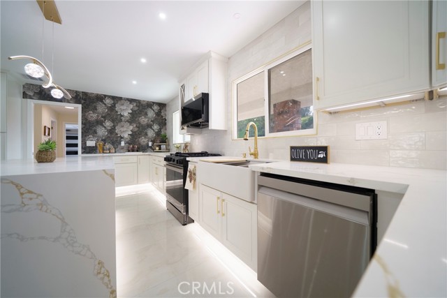 Detail Gallery Image 13 of 25 For 11891 San Timoteo Canyon, Redlands,  CA 92373 - 4 Beds | 3 Baths