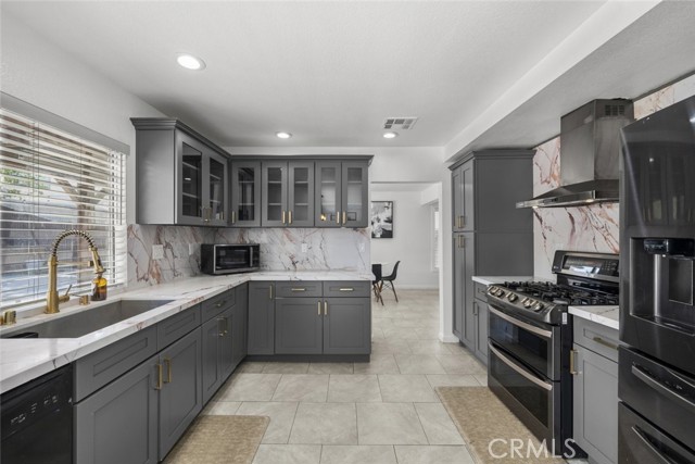 37310 Newbury Place, Palmdale CA: https://media.crmls.org/medias/a369f014-8f61-4bae-a355-12a42f78873d.jpg