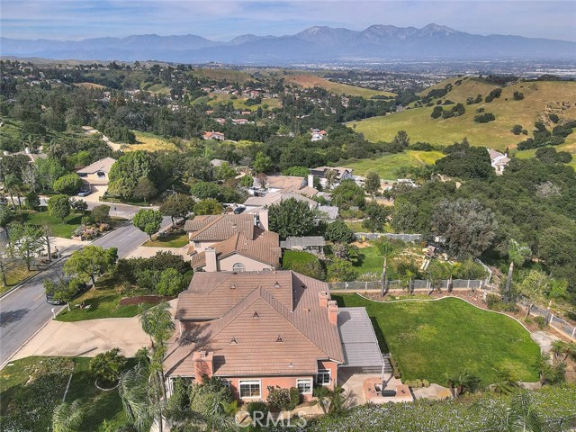 Detail Gallery Image 4 of 71 For 16049 Pinnacle, Chino Hills,  CA 91709 - 4 Beds | 2/1 Baths