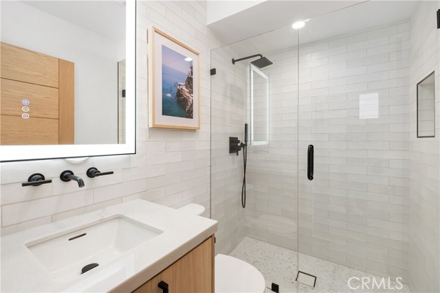 Detail Gallery Image 12 of 38 For 128 39th, Newport Beach,  CA 92663 - – Beds | – Baths