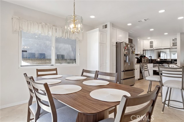 Detail Gallery Image 12 of 42 For 27945 Sycamore Creek, Valencia,  CA 91354 - 4 Beds | 2 Baths