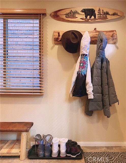 Detail Gallery Image 7 of 11 For 821 W Rainbow Bld, Big Bear City,  CA 92314 - 2 Beds | 1 Baths