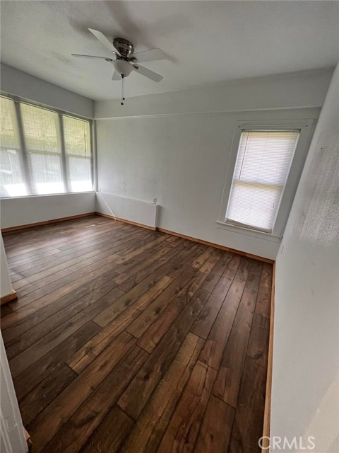 LIVING ROOM IN FARM HOUSE