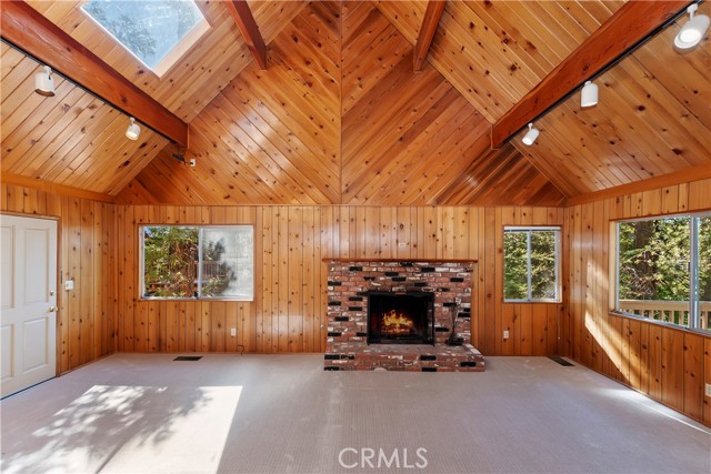 Detail Gallery Image 4 of 31 For 507 Pioneer Rd, Lake Arrowhead,  CA 92352 - 4 Beds | 2 Baths