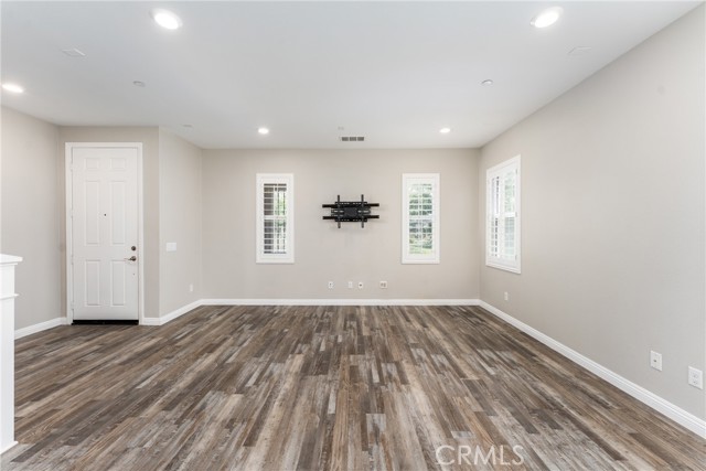 Detail Gallery Image 9 of 42 For 4775 S Bresse Paseo, Ontario,  CA 91762 - 6 Beds | 3/1 Baths