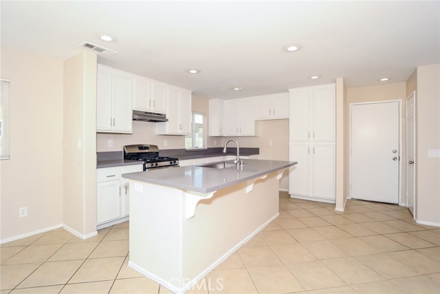 Detail Gallery Image 6 of 17 For 45529 36th St, Lancaster,  CA 93535 - 5 Beds | 3 Baths