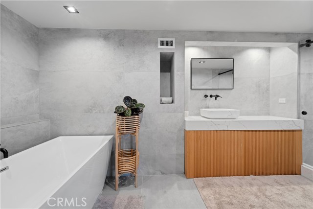 Detail Gallery Image 26 of 56 For 19778 Grand View Dr, Topanga,  CA 90290 - 4 Beds | 4/1 Baths