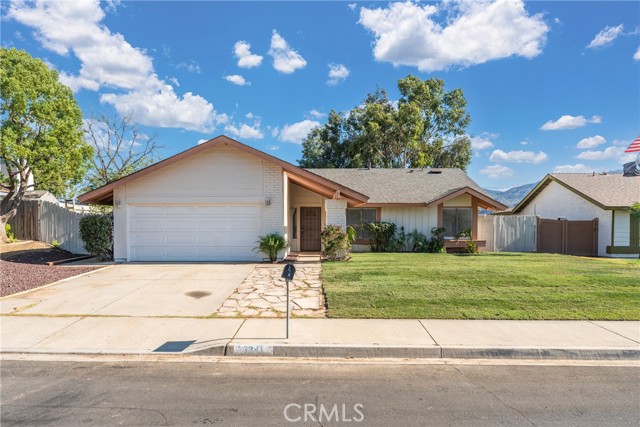 Detail Gallery Image 1 of 1 For 3341 Driftwood Ln, Lake Elsinore,  CA 92530 - 3 Beds | 2 Baths