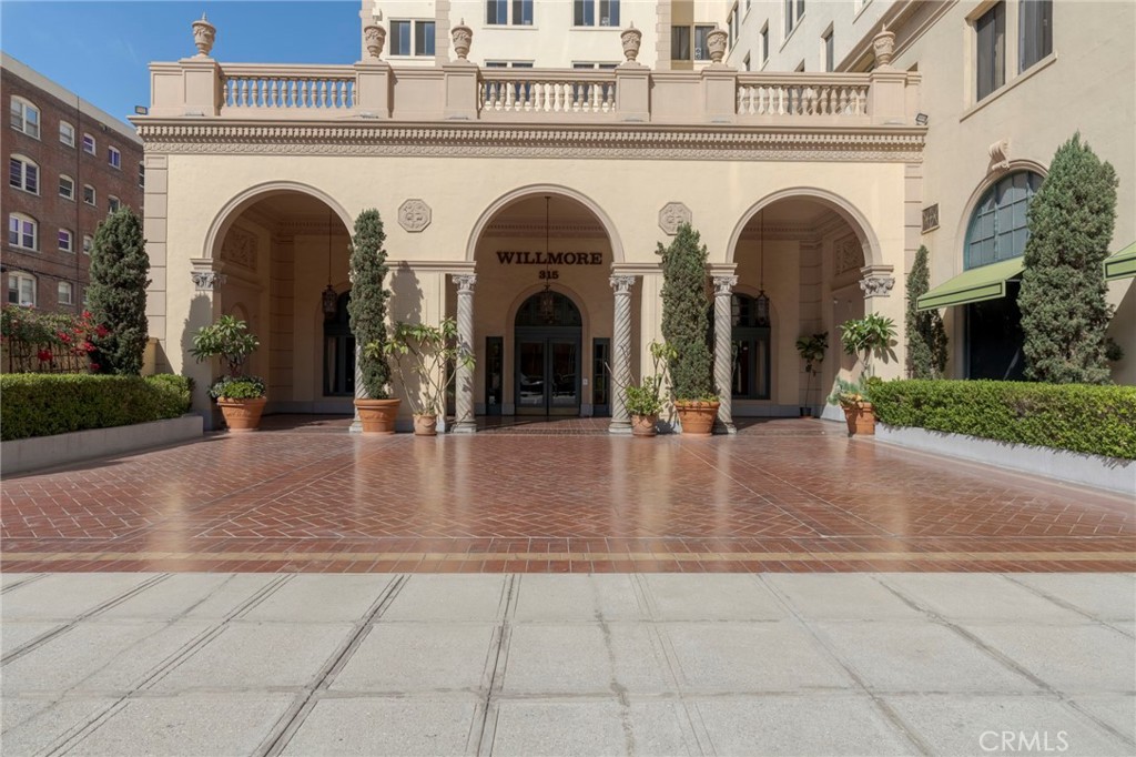 315 W 3rd Street #710