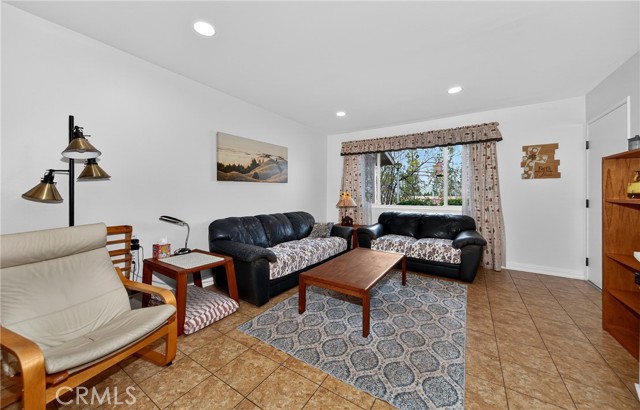 Detail Gallery Image 6 of 23 For 22757 Palm Ave, Grand Terrace,  CA 92313 - 3 Beds | 2 Baths