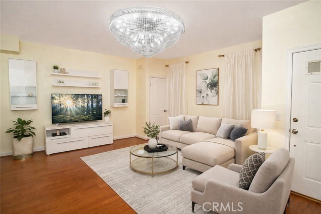 Front Image Thumbnail for CRSR26053942