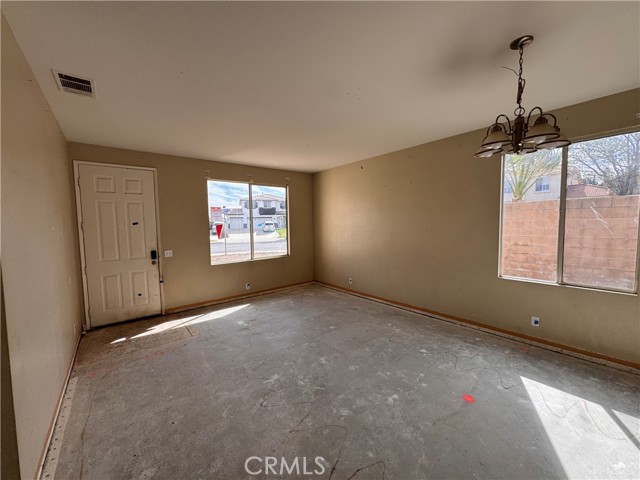 Detail Gallery Image 7 of 48 For 2014 W Dawnview Dr, Rialto,  CA 92377 - 4 Beds | 2 Baths