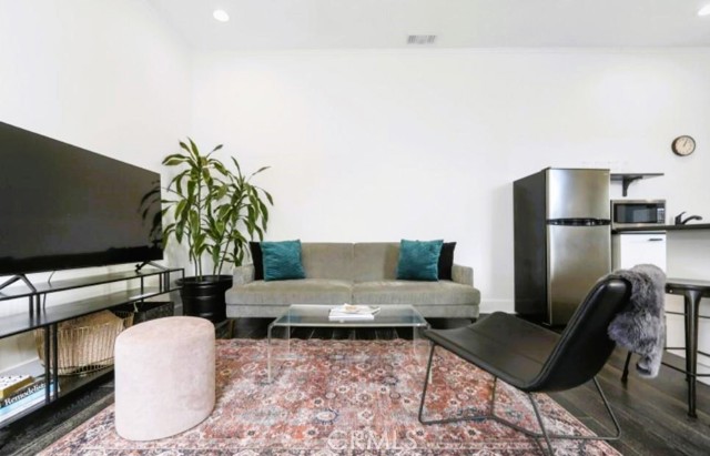 Detail Gallery Image 4 of 13 For 210 E High Ave, Redlands,  CA 92374 - 1 Beds | 1 Baths