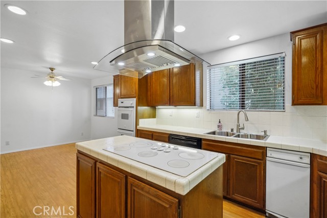 Detail Gallery Image 22 of 57 For 5345 White Oak Ave #J,  Encino,  CA 91316 - 3 Beds | 2/1 Baths