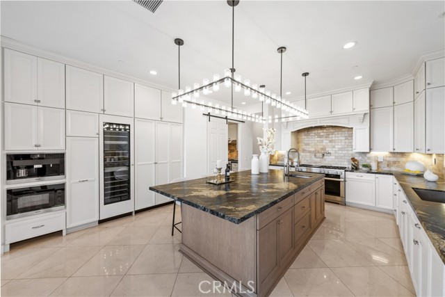 Detail Gallery Image 16 of 66 For 4090 Naples Ct, Yorba Linda,  CA 92886 - 6 Beds | 6/1 Baths