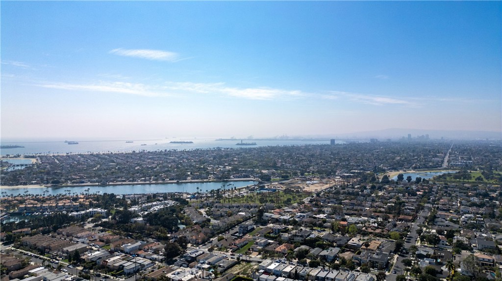 https://media.crmls.org/medias/a3716d9b-5a6c-410b-a198-000116a132b3.jpg?preset=X-Large