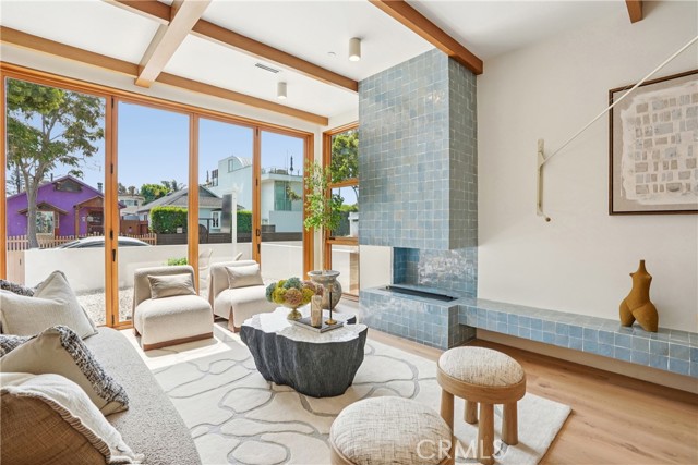 Image 9 of 66 For 647 Navy Street