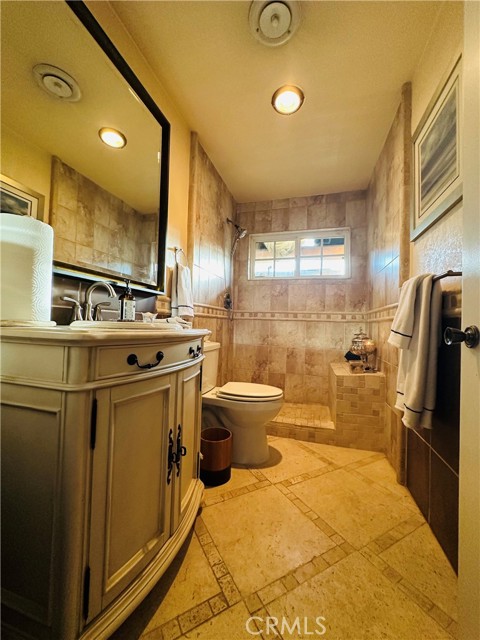 Detail Gallery Image 10 of 15 For 6300 Devon Dr, Bakersfield,  CA 93309 - 3 Beds | 2 Baths