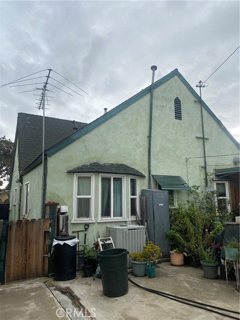 Detail Gallery Image 4 of 10 For 8453 Cypress, South Gate,  CA 90280 - 3 Beds | 1/1 Baths