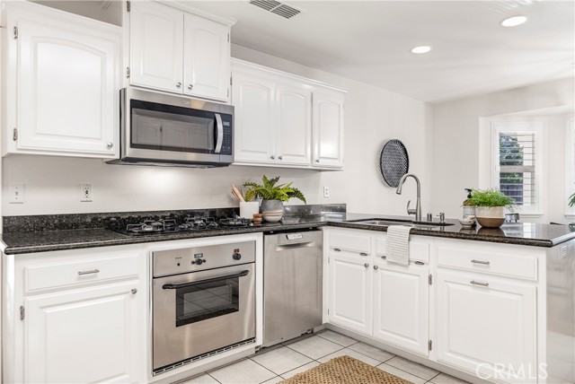 Detail Gallery Image 18 of 57 For 2286 Burlingame Drive, Chico,  CA 95928 - 4 Beds | 3 Baths
