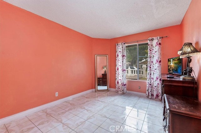 Detail Gallery Image 14 of 44 For 6184 Mandy, San Bernardino,  CA 92407 - 7 Beds | 4 Baths