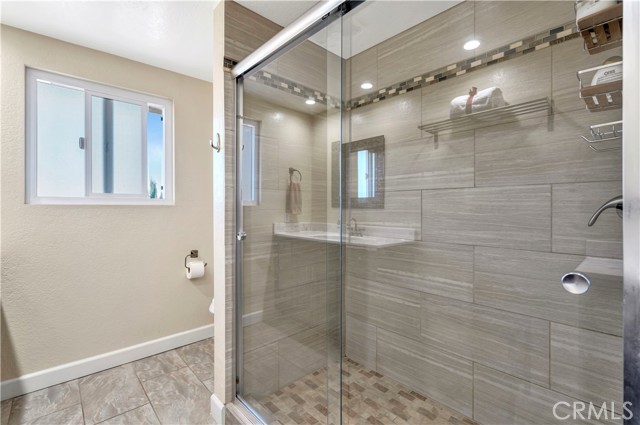 Remodeled main bedroom shower