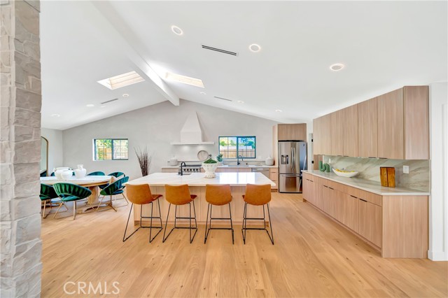 5534 Pattilar Avenue, Woodland Hills CA: https://media.crmls.org/medias/a374038a-4b53-4955-b2b5-6eba27d7b33d.jpg