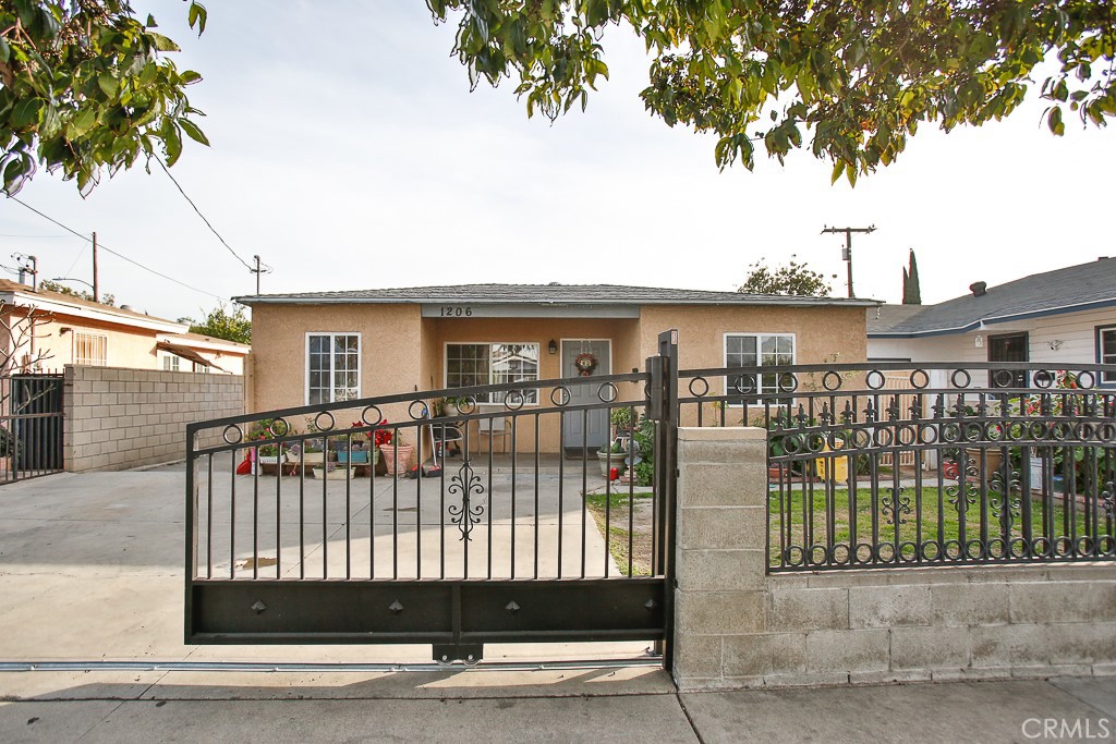 1206 W McFadden Ave, Santa Ana, CA 92707
