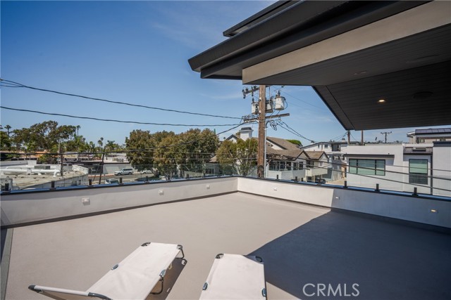 Detail Gallery Image 20 of 32 For 521 1/2 Iris, Corona Del Mar,  CA 92625 - 2 Beds | 2/1 Baths