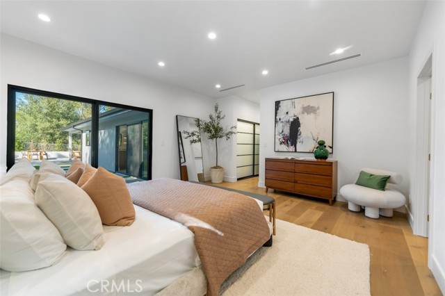 5019 Donna Avenue, Tarzana CA: https://media.crmls.org/medias/a3766180-eba3-491c-a838-652e0f1903dd.jpg