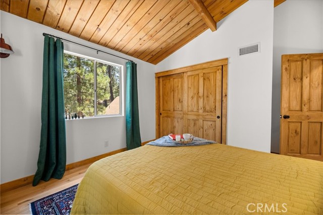 Detail Gallery Image 15 of 33 For 33340 Wild Cherry Dr, Green Valley Lake,  CA 92341 - 4 Beds | 3 Baths