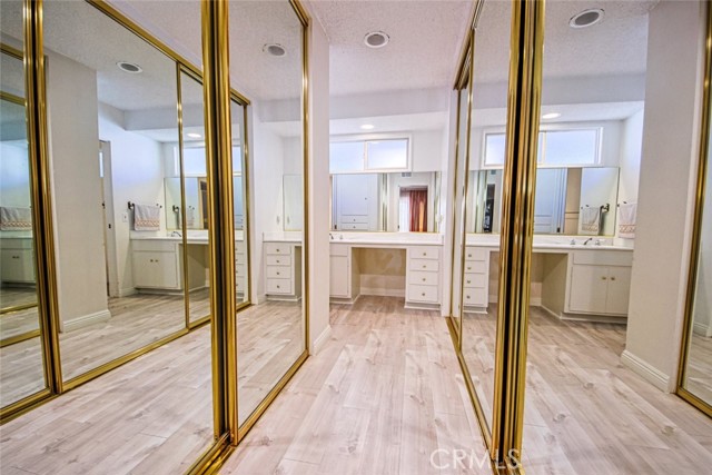 Detail Gallery Image 25 of 75 For 1801 Greenbriar Rd, Glendale,  CA 91207 - 3 Beds | 3 Baths