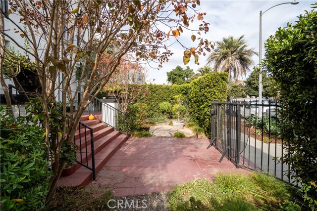 Detail Gallery Image 32 of 49 For 211 S Berendo #6 St, Los Angeles,  CA 90004 - 1 Beds | 1 Baths