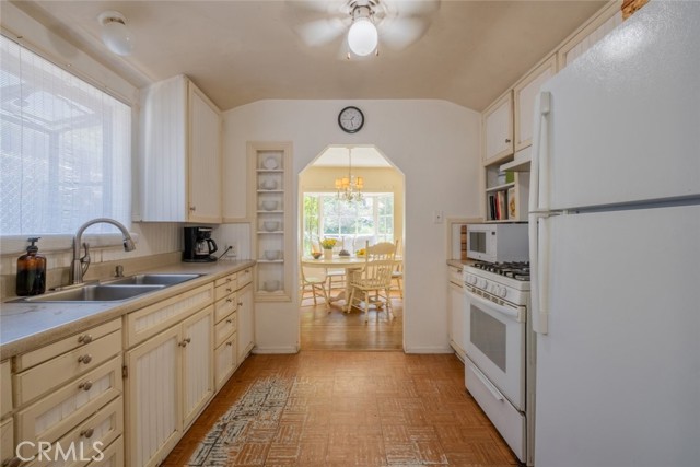 Detail Gallery Image 14 of 33 For 7725 Mcgroarty St, Tujunga,  CA 91042 - 2 Beds | 2 Baths