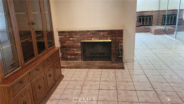 1100 E 215th Place, Carson CA: https://media.crmls.org/medias/a37874c0-ba01-44cf-9161-9a95a749385c.jpg