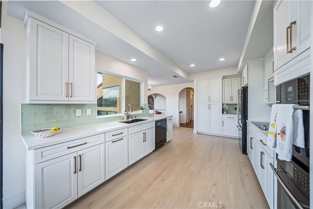 MLS #OC25176805 img 14