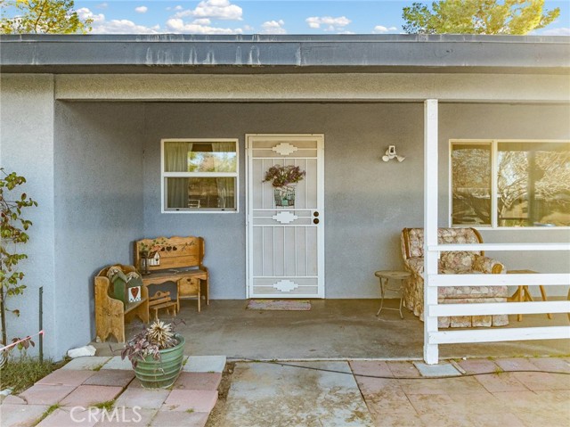 Detail Gallery Image 3 of 30 For 22977 El Centro, Apple Valley,  CA 92307 - 3 Beds | 1 Baths