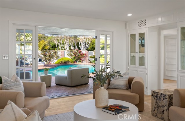 4521 Orrington Road, Corona del Mar CA: https://media.crmls.org/medias/a379818b-7999-4ca0-876f-60c546e88194.jpg