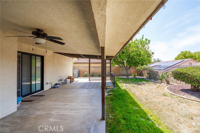 4050 Bordeaux Lane, Hemet CA: https://media.crmls.org/medias/a379d43b-6afd-495f-be9d-f4bbe02e9d36.jpg