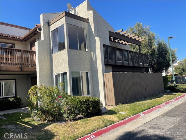Detail Gallery Image 4 of 36 For 951 S Citron St #5,  Anaheim,  CA 92805 - 2 Beds | 2 Baths