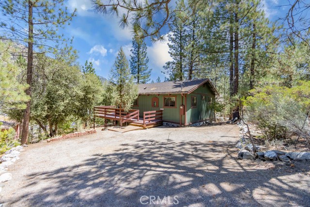 15529 San Moritz Drive, Pine Mountain Club CA: https://media.crmls.org/medias/a37b0d84-dc8e-4da0-b7af-97e40a6d2d4c.jpg