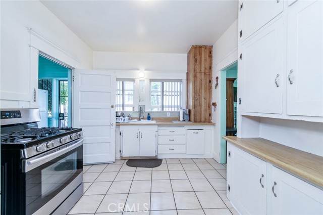 Detail Gallery Image 17 of 34 For 406 E Walnut, Santa Ana,  CA 92701 - – Beds | – Baths