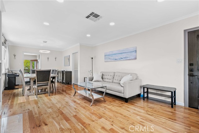 3348 Burritt Way, La Crescenta CA: https://media.crmls.org/medias/a37b2d22-ec50-48ef-befa-c0cf0b8bace0.jpg