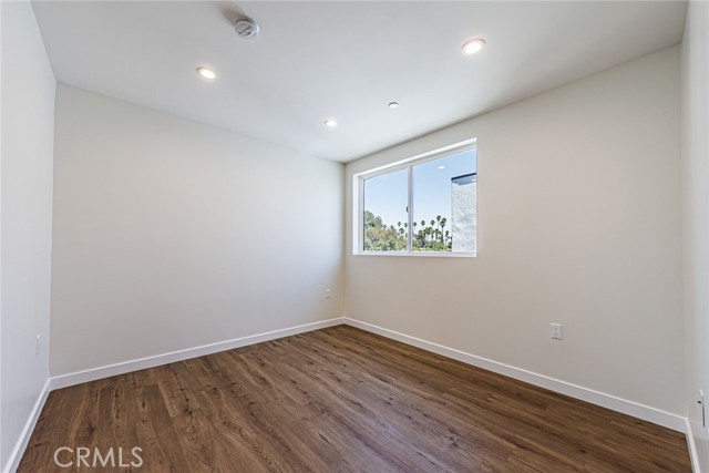 Detail Gallery Image 22 of 29 For 1859 Crenshaw Bld, Los Angeles,  CA 90019 - 4 Beds | 3 Baths