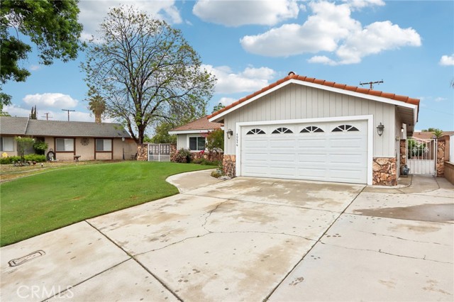 Detail Gallery Image 2 of 21 For 40646 Malibar Ave, Hemet,  CA 92544 - 2 Beds | 2 Baths
